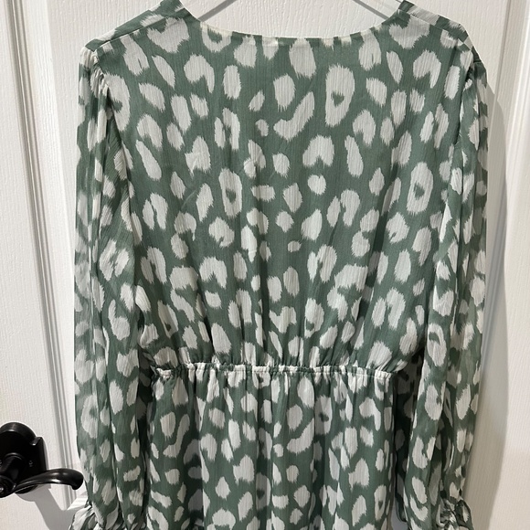 By Together Green Leopard Print Chiffon Ruffled Dress NWOT - Picture 11 of 12